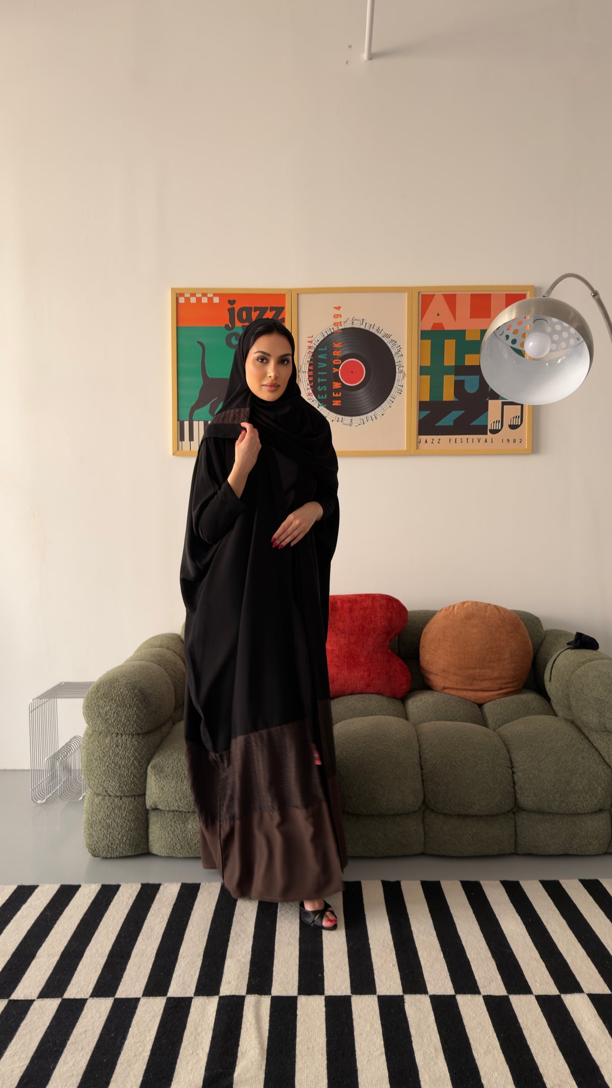 عباية نص بشت كريب كوري بني بشبك في المنتصف – موديل SH25 – صورة 10